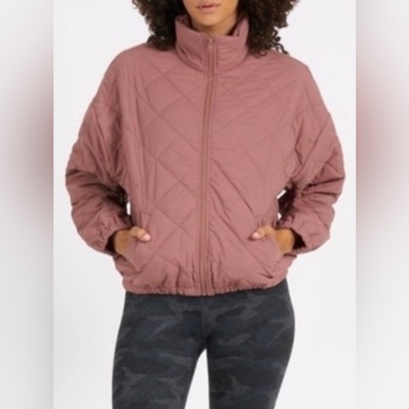 Vuori Echo Insulated Bomber Jacket - Picture 2 of 9